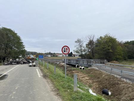 Začela se je gradnja novega mostu v Šalovcih, promet je stekel po obvozni poti 1